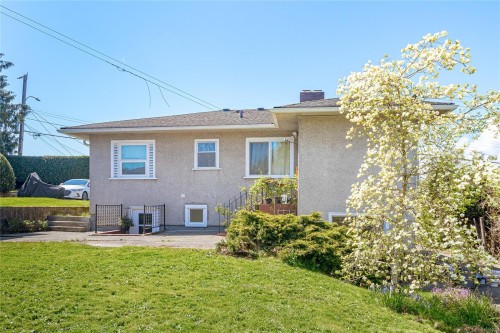 3433 Bethune Ave, Saanich, BC 