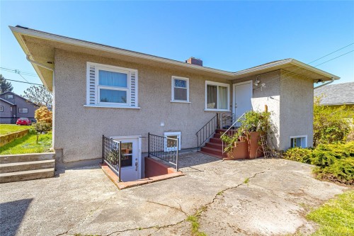 3433 Bethune Ave, Saanich, BC 
