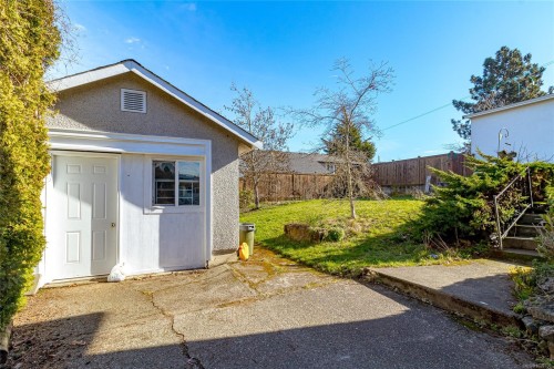 3433 Bethune Ave, Saanich, BC 