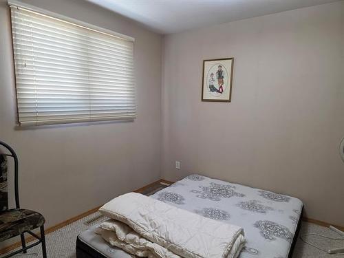 1106 Salter St, Winnipeg, MB 