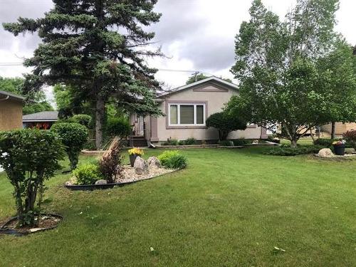 1106 Salter ST  Winnipeg, MB R2V 2E9