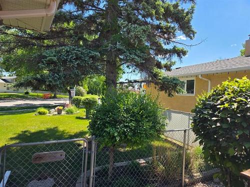 1106 Salter St, Winnipeg, MB 