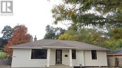 LOWER - 9884 BAYVIEW AVENUE  Richmond Hill, ON L4C 2L3