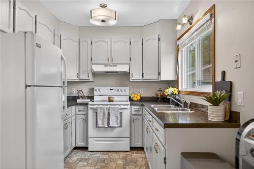 38 Lee Side Drive, Lac Du Bonnet, MB 