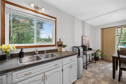 38 Lee Side Drive, Lac Du Bonnet, MB 