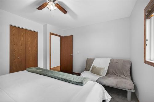 38 Lee Side Drive, Lac Du Bonnet, MB 