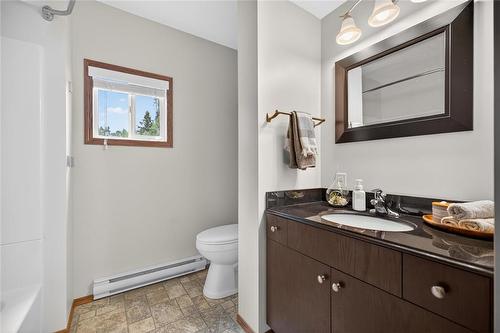 38 Lee Side Drive, Lac Du Bonnet, MB 