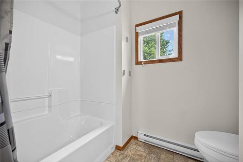 38 Lee Side Drive, Lac Du Bonnet, MB 