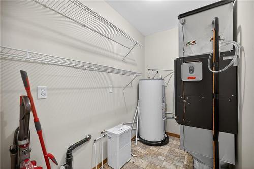 38 Lee Side Drive, Lac Du Bonnet, MB 