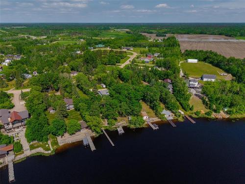38 Lee Side Drive, Lac Du Bonnet, MB 