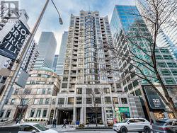 802 - 55 BLOOR STREET E Toronto, ON M4W 3W6