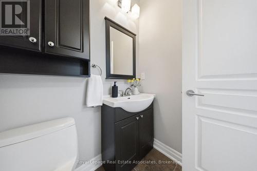 32 St Lawrence Drive, Mississauga, ON 