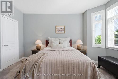 32 St Lawrence Drive, Mississauga, ON 
