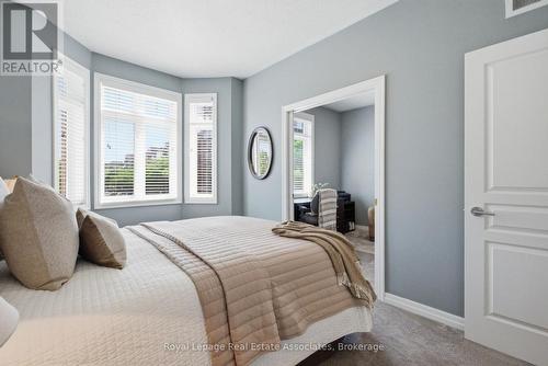 32 St Lawrence Drive, Mississauga, ON 