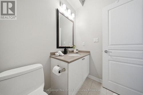 32 St Lawrence Drive, Mississauga, ON 