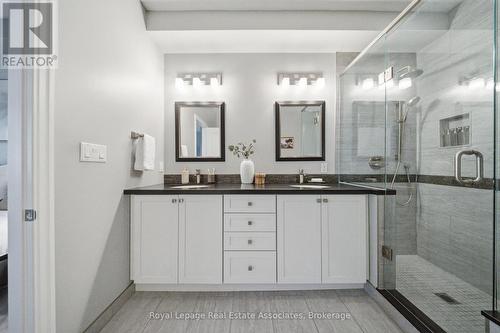 32 St Lawrence Drive, Mississauga, ON 