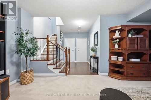 32 St Lawrence Drive, Mississauga, ON 