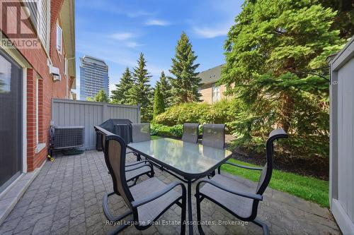 32 St Lawrence Drive, Mississauga, ON 