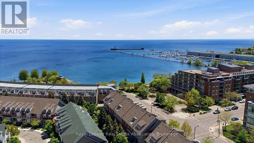 32 St Lawrence Drive, Mississauga, ON 