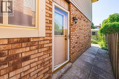 565 Stone Church Road W, Hamilton, ON 