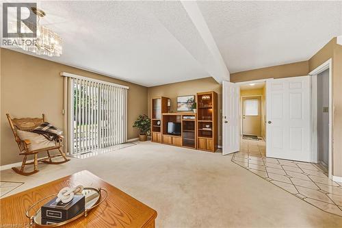 565 Stone Church Road W, Hamilton, ON - Indoor