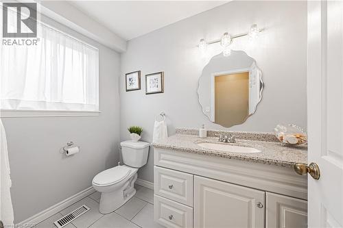 565 Stone Church Road W, Hamilton, ON - Indoor Photo Showing Bathroom