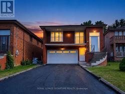 5 ACACIA AVENUE  Toronto, ON M9M 1H6