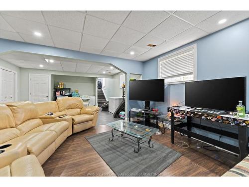 4697 Helsinki Crescent, Windsor, ON 