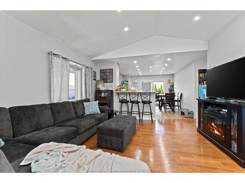 4697 Helsinki Crescent, Windsor, ON 