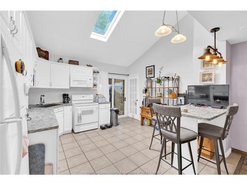 823 Lawrence, Windsor, ON 
