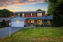 14 Manorpark Court Toronto, ON M2J 1A2