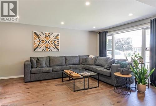 74 Greeningdon Drive, Hamilton, ON 