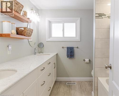 5 Piece main bath - 74 Greeningdon Drive, Hamilton, ON 