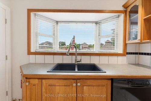 24 Grande Avenue, Hamilton, ON 