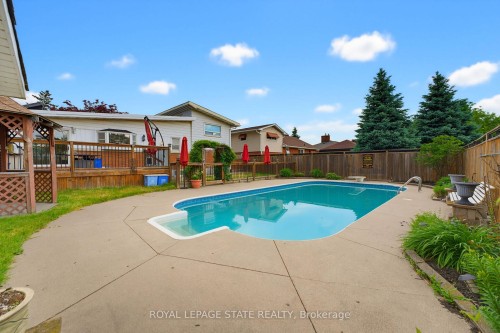24 Grande Avenue, Hamilton, ON 