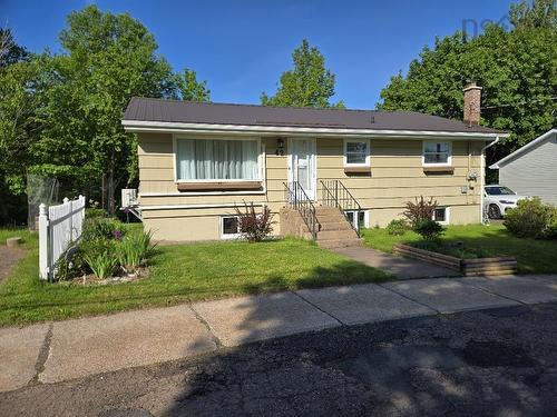 42 McLean Street  Truro, NS B2N 4V9