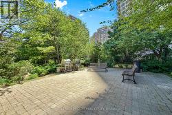 Gardens & BBQ area - 
