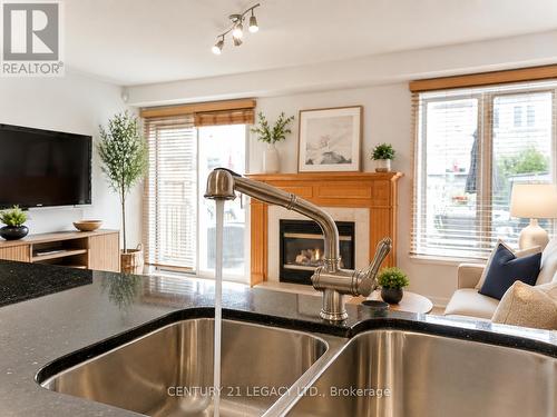 1098 Carding Mill Place, Mississauga, ON 