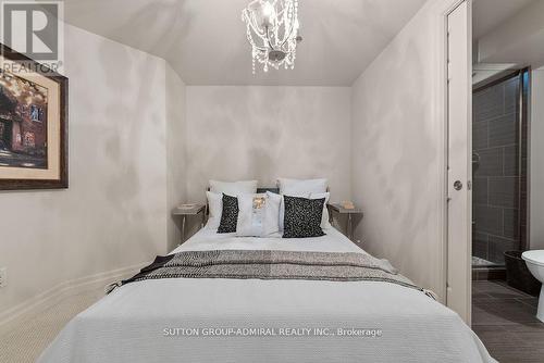 5948 Chercover Court, Burlington, ON 