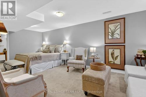 Ideal flex space could serve as 3rd bedrm as well - 14 Samara Place, Ottawa, ON 