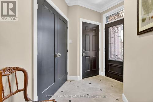 Front entrance w/custom front door w/3pt lock syst - 14 Samara Place, Ottawa, ON 