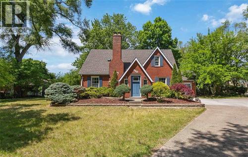 860 LONDON ROAD  Sarnia, ON N7T 4Y2