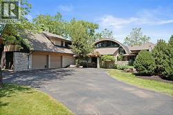 450 RUSSELL WOODS ROAD Lakeshore, ON N8N 3S5