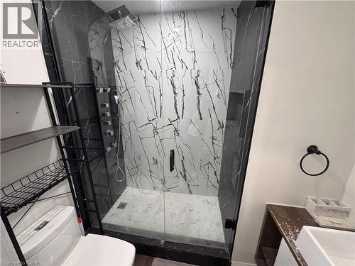 122 Queensdale Avenue E, Hamilton, ON - Indoor Photo Showing Bathroom