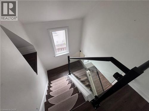 122 Queensdale Avenue E, Hamilton, ON - Indoor Photo Showing Other Room