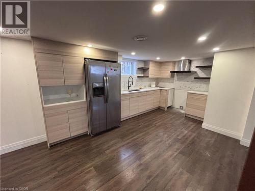 122 Queensdale Avenue E, Hamilton, ON - Indoor Photo Showing Kitchen
