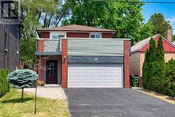 60 MADAWASKA AVENUE Toronto, ON M2M 2R3