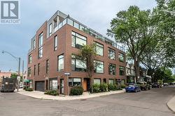 3 - 41 VERRAL AVENUE Toronto, ON M4M 2R3