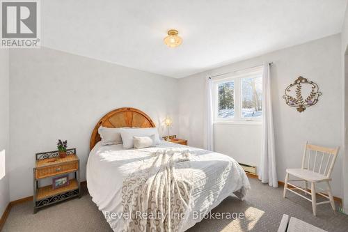 8 Manitou Crescent, Tiny, ON 