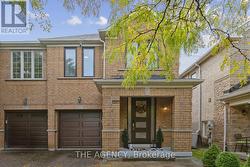 908 OAKTREE CRESCENT Newmarket, ON L3X 2Z1